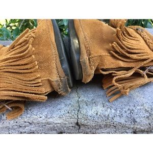 Minnetonka Shoes - Minnetonka Fringe Mocassins 8 Minnetonka Shoes - Minnetonka Fringe Mocassins 8